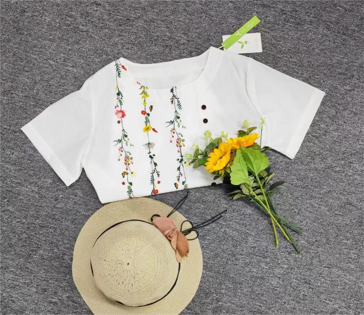 FallStil® - Weißes Floral Vine Kurzarm-Top mit Rundhalsausschnitt