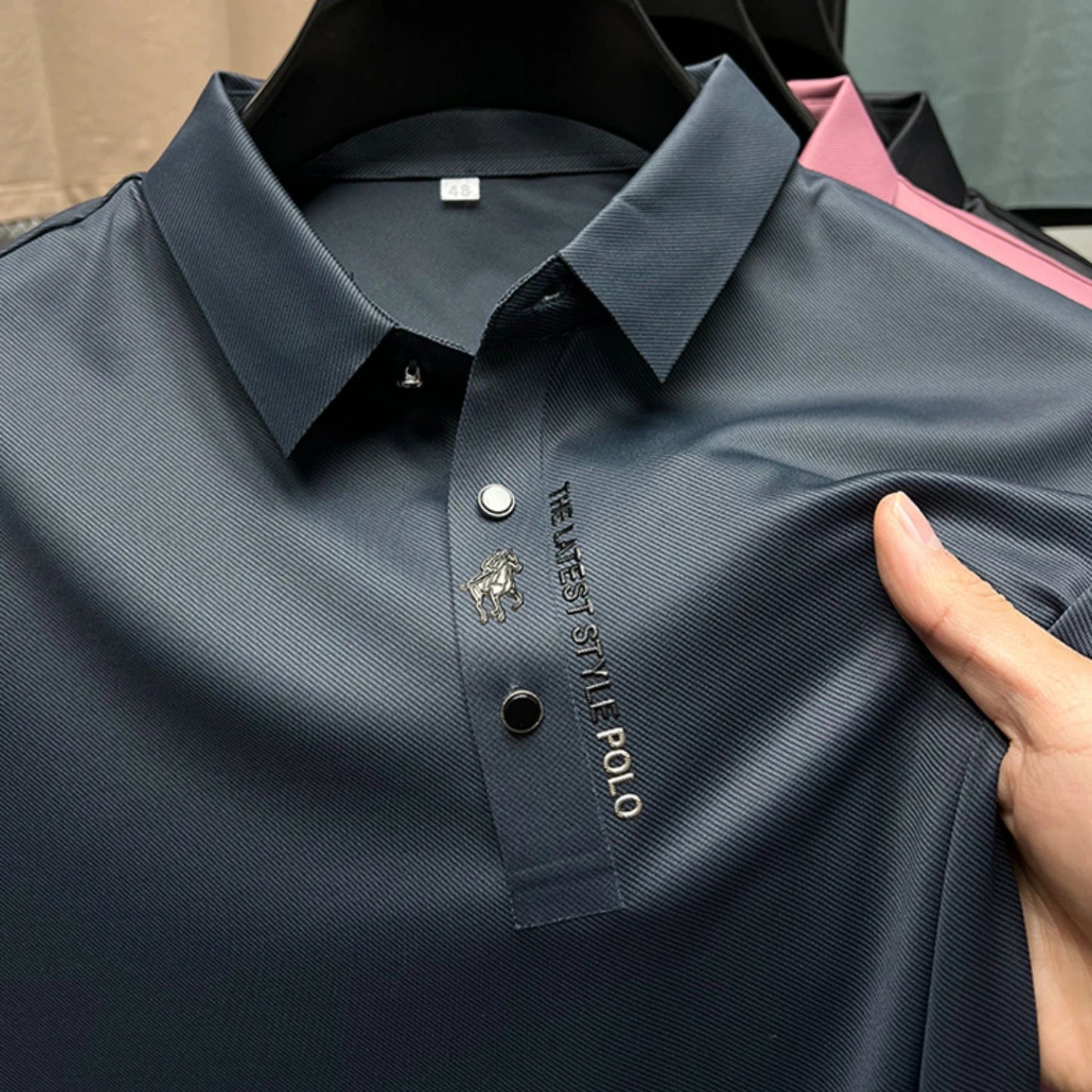 JONAS – Atmungsaktives Seiden-Poloshirt für Herren