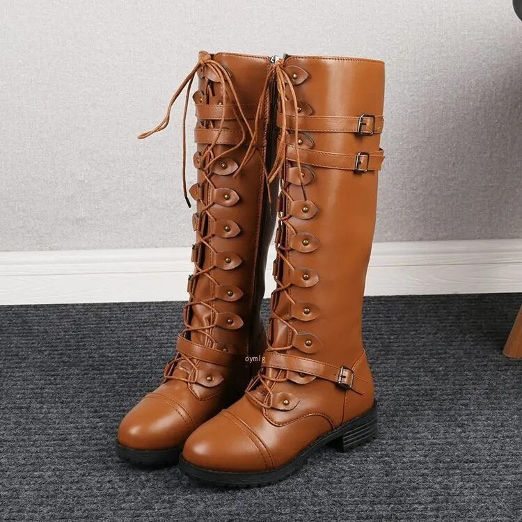 Bailee™ Retro-Stiefel mit flacher Schnalle und Schnürung