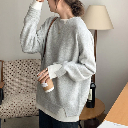 Grau-weißer Two-Fers-Pullover mit Oversize-Schnitt und langen Ärmeln