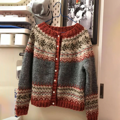 Abigail - Fel Island Vintage-Jacquard-Komfort-Pullover mit Knopfleiste