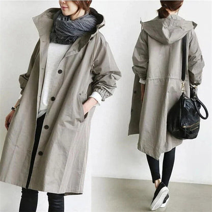 Kapuze mit Trenchcoat